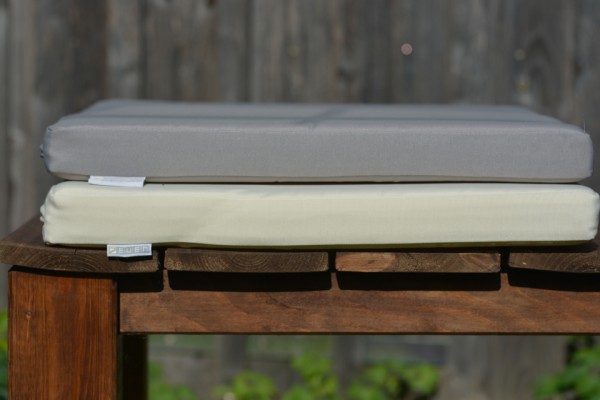 W & Outdoor Lounge Cushion 50cm Cream / Waterproof Cushion 50 x 50 x 5 cm