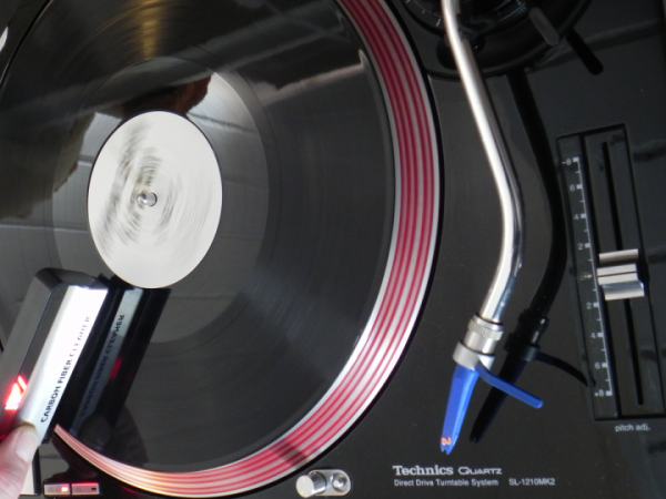 Carbonfaser Schallplatten Reinigungsbürse (Kohlefaser) / LP Antistatik Plattenbürste